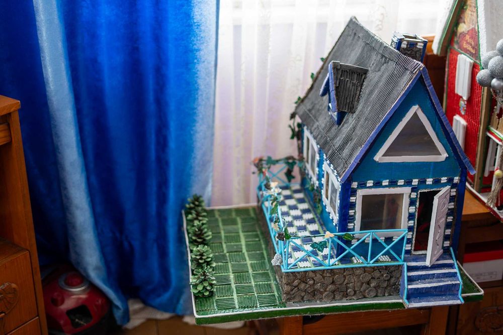 Căsuță Miniaturală Unică - Handmade din Materiale Reciclate