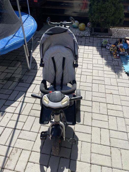 Vand tricicleta reglabila pe mai multe poziti