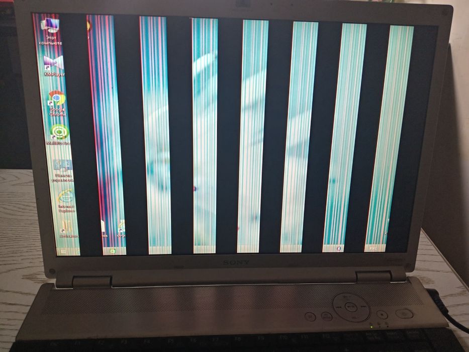 Ноутбук Sony хорошим состояние.