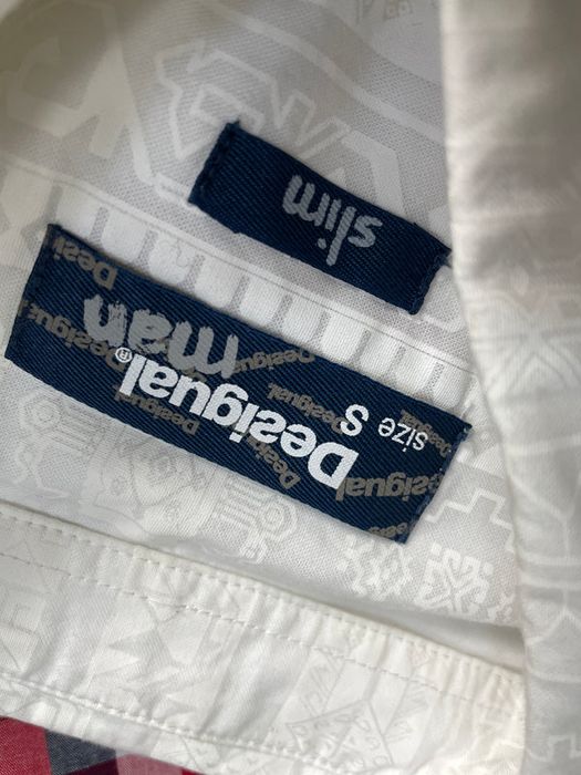 Мъжка бродирана риза DESIGUAL размер S бяла