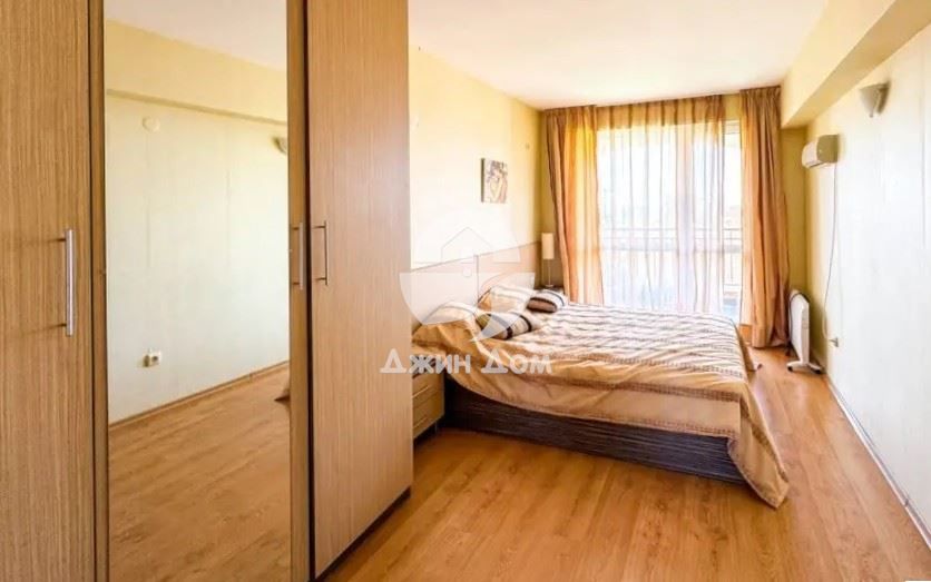 Двустаен апартамент с ГЛЕДКА МОРЕ в к-с „Рутланд Бийч 1“, с. Равда