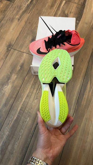 NIKE Alphafly 2 ..