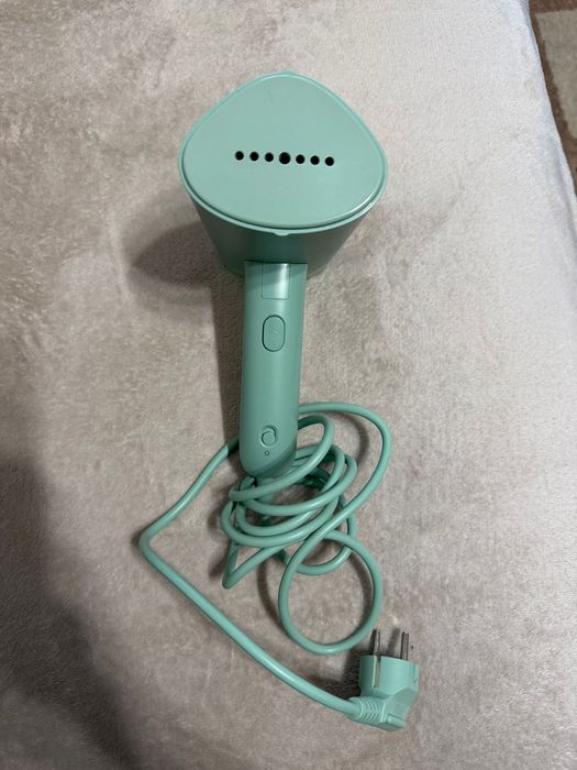 Aparat de calcat vertical cu aburi Philips Seria
3000 STH3010/70