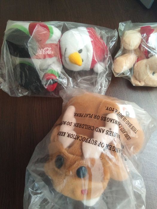 3 бр. Чисто нови плюшени мечета и снежен човек