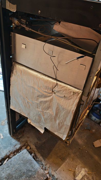 Готварска печка с котлони за каравана Country leisure - caprice 2020