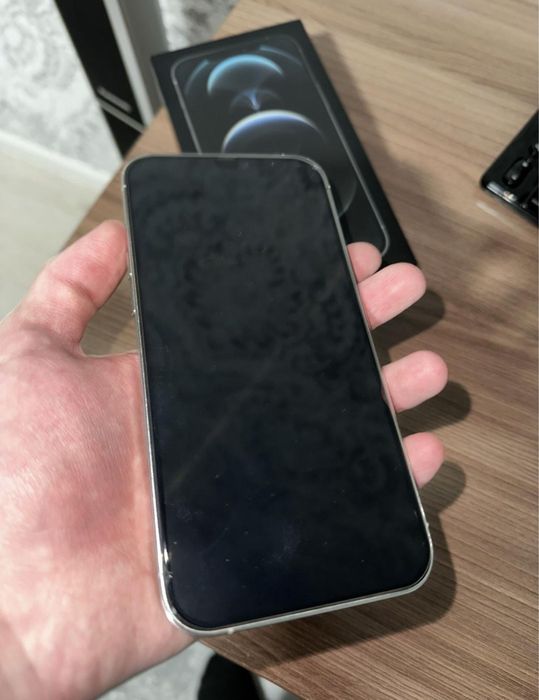 Продам айфон 12 про мах без ремонта