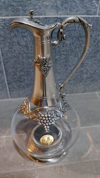 Декантер  за  вино.