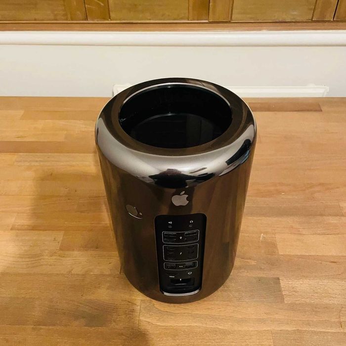 Mac Pro Xeon 3.7 Ghz | 64GB RAM | SSD