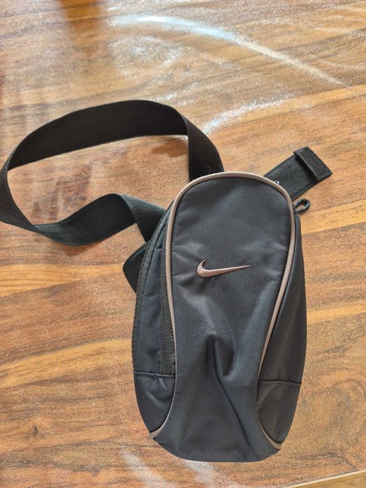 Nike чанта чантичка за през рамо
