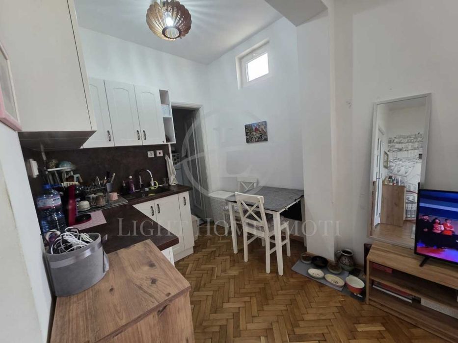 Продава се Едностаен апартамент в Пловдив, Център - 43 кв.м за 2117 €/кв.м - Снимка #5
