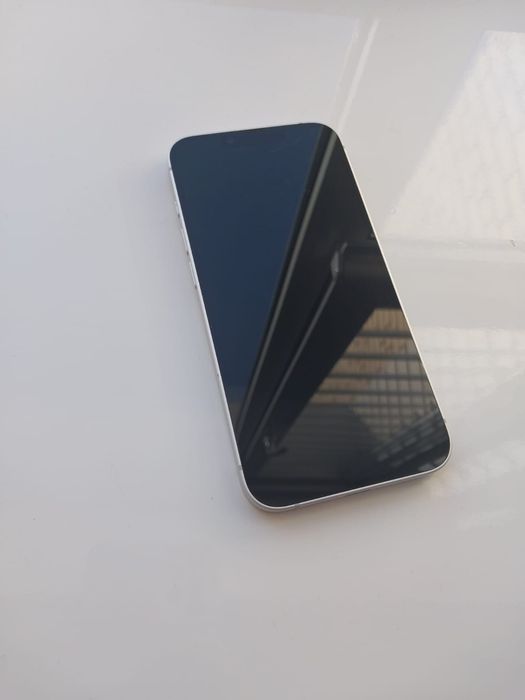 Продам iPhone 16e 128 GB