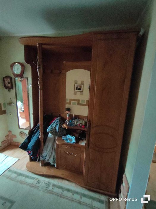 Шкаф в прихожую массив дерева