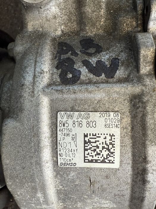 Компресор климатик Audi A4 A6 A5 8W след 2016год 8W5816803 Denso