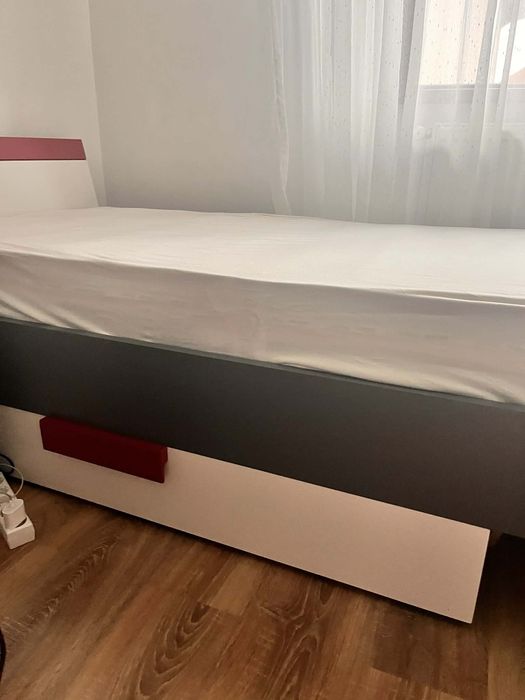 De vanzare pat fetite