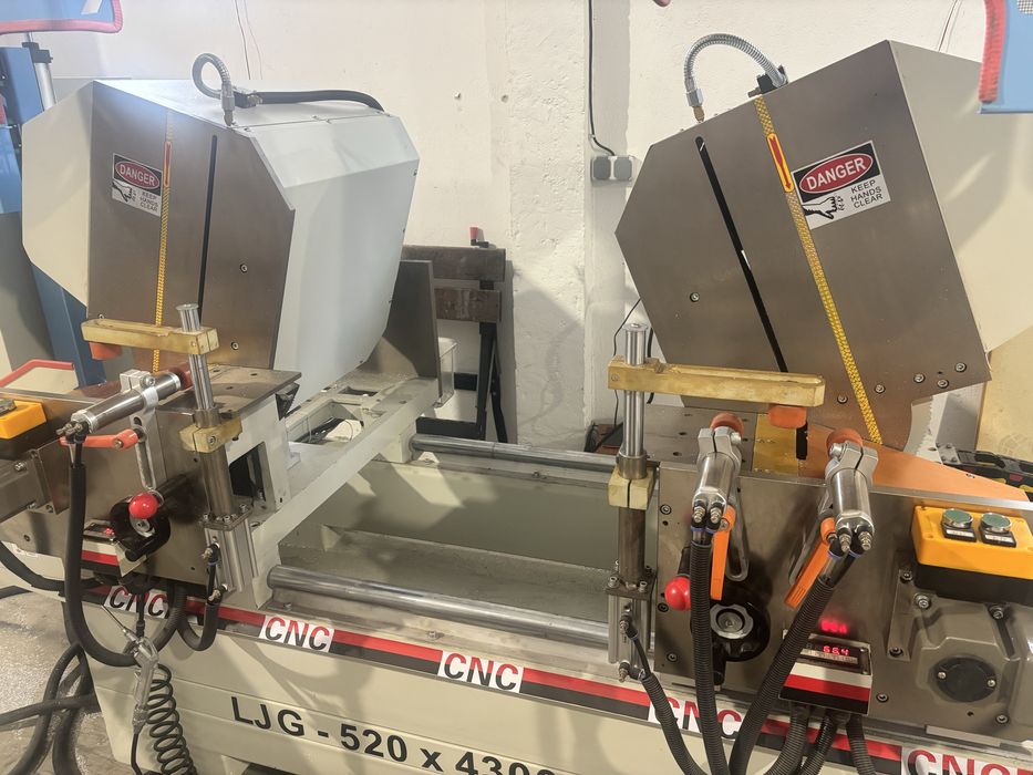 Двуглав циркуляр cnc