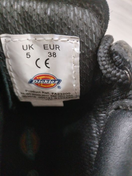 Продам спец ботинки