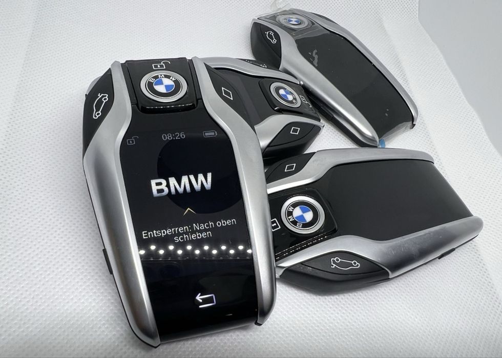 Cheie Smart cu LCD și Tauch-Screen Bmw - Audi - Mercedes -Vw - Volvo - Ford Originale nu Fake !! Programarea cheii gratuită !!! Trimit oriunde în Țară
