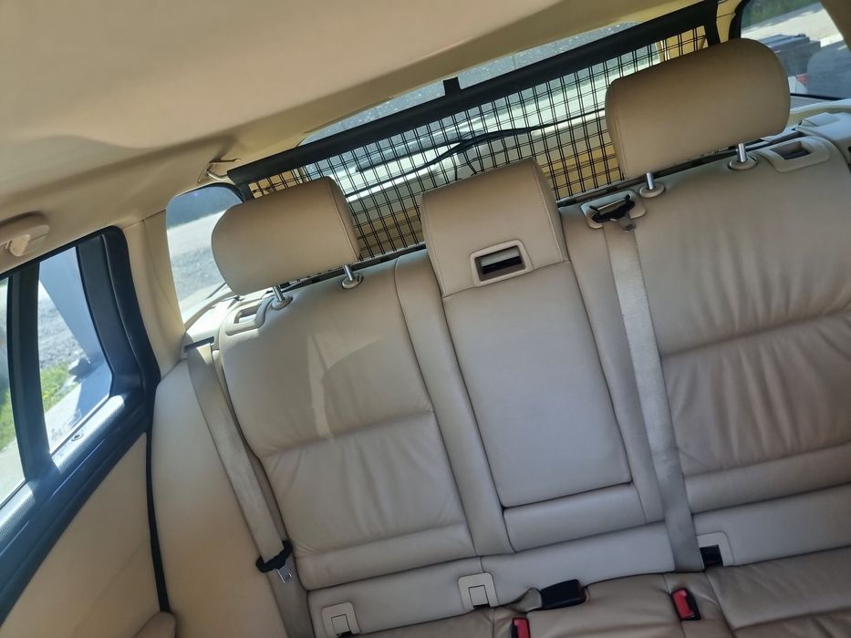 Vând BMW Seria 5 E61 (Touring), model Facelift, fabricație 11.2009. Mașina este întreținută riguros, cu toate intervențiile mecanice majore efectuate