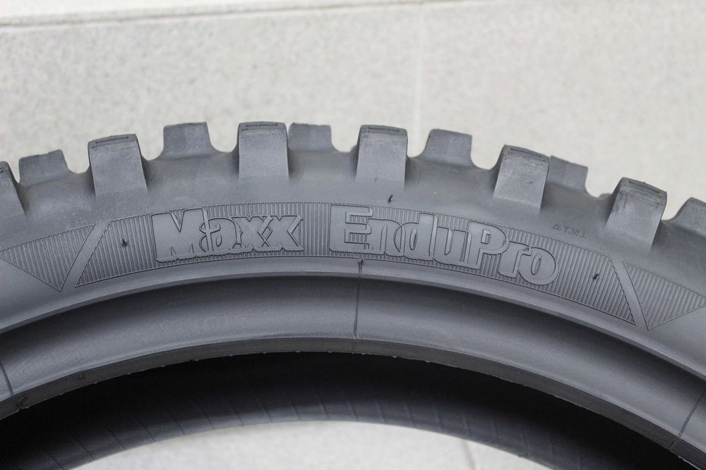 140/80-18 Maxxis