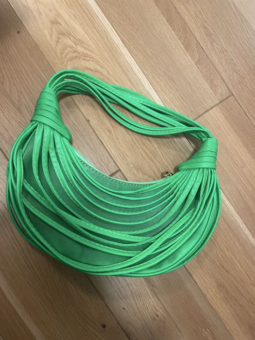 Дамски чанти Zara, Chanel, Moschino