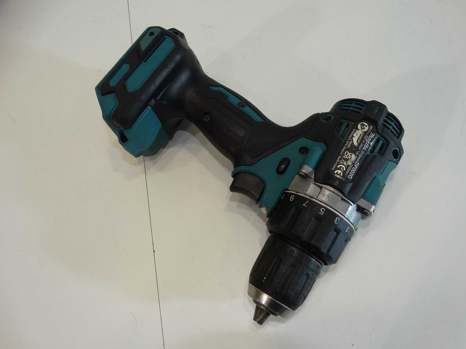 Makita DF 002G / 40 V / XGT - Професионален винтоверт