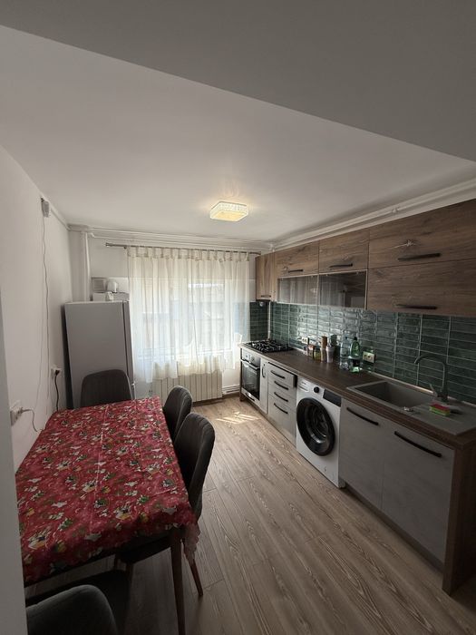 Vand apartament 2 camere central etaj3/7 renovat si utilat