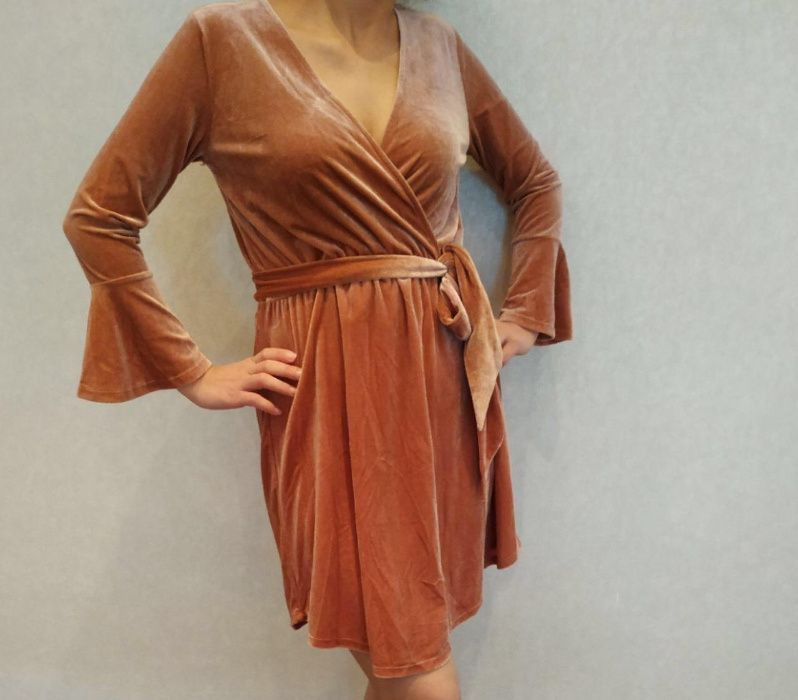 Платье велюровые,