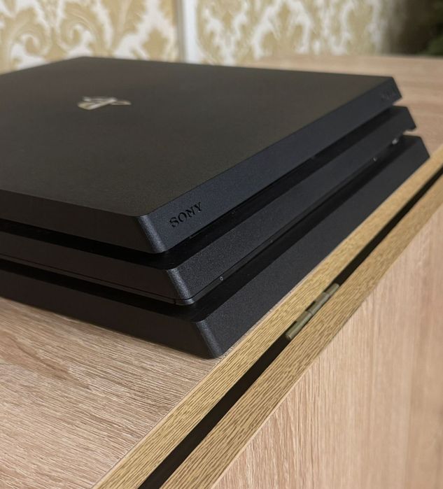 Плейстейшен 4про 1Т