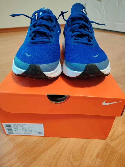 Продавам мъжки маратонки Nike Revolution 8-номер 43