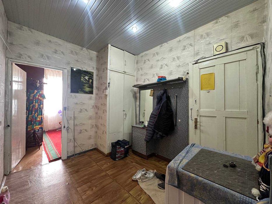 Продаётся 3 комнатная, улица Феруза,  Дока хлеб, кафе Сафия.ID: 56893