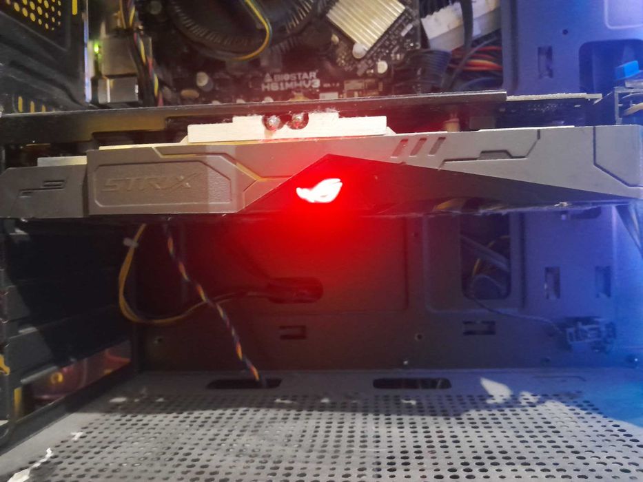 Гейминг Компютър, Монитор HP, Гейминг микрофон на Trust