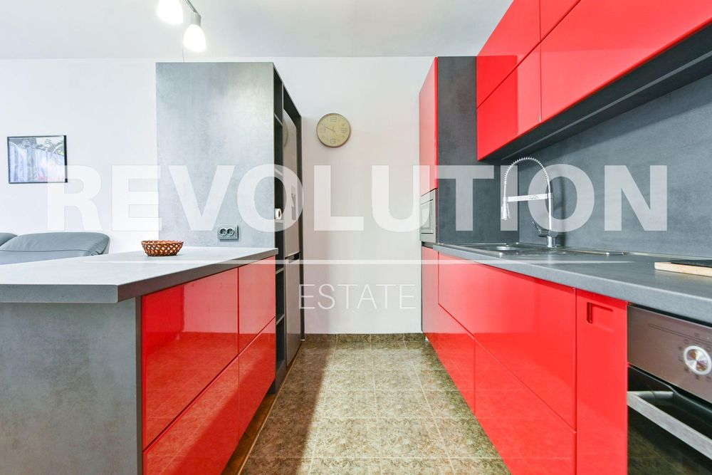 Тристаен апартамент в ж.к. Стрелбище..