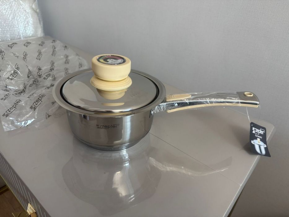 Продаю кастрюлю небольшую