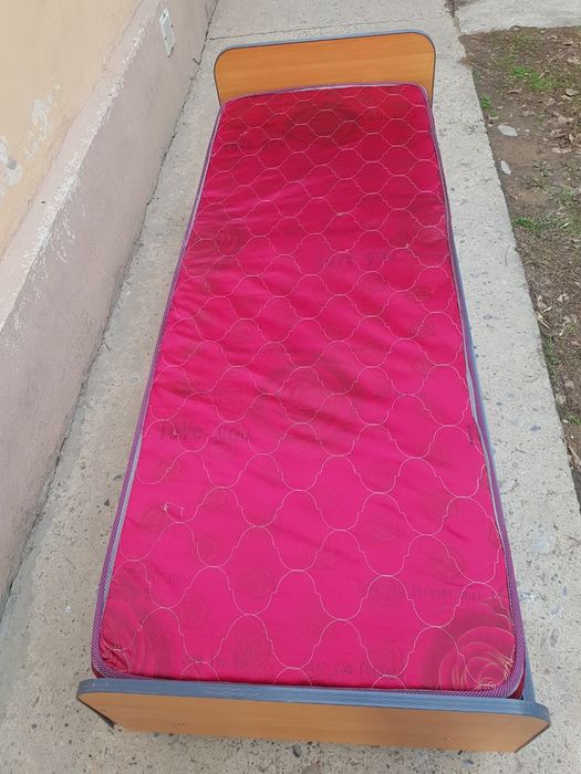 Одоместная кровать + матрас