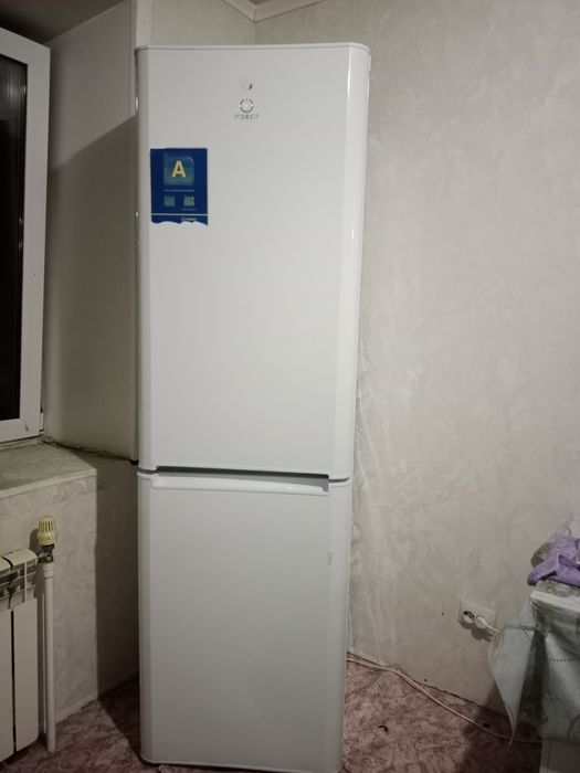 Продам холодильник