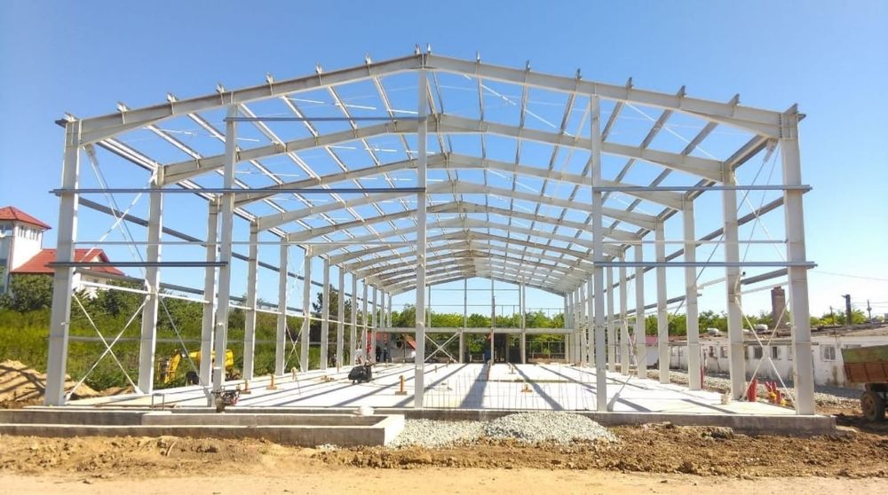 Vand Hala Metalica noua cu panouri sandwich completa