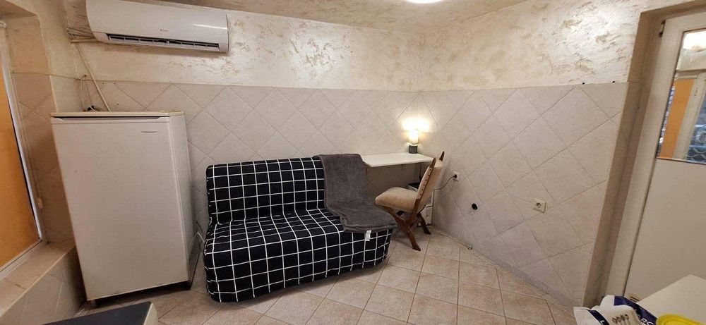 Дава се под наем Едностаен апартамент в Варна, Спортна зала - 21 кв.м за 328.95 € - Снимка #1