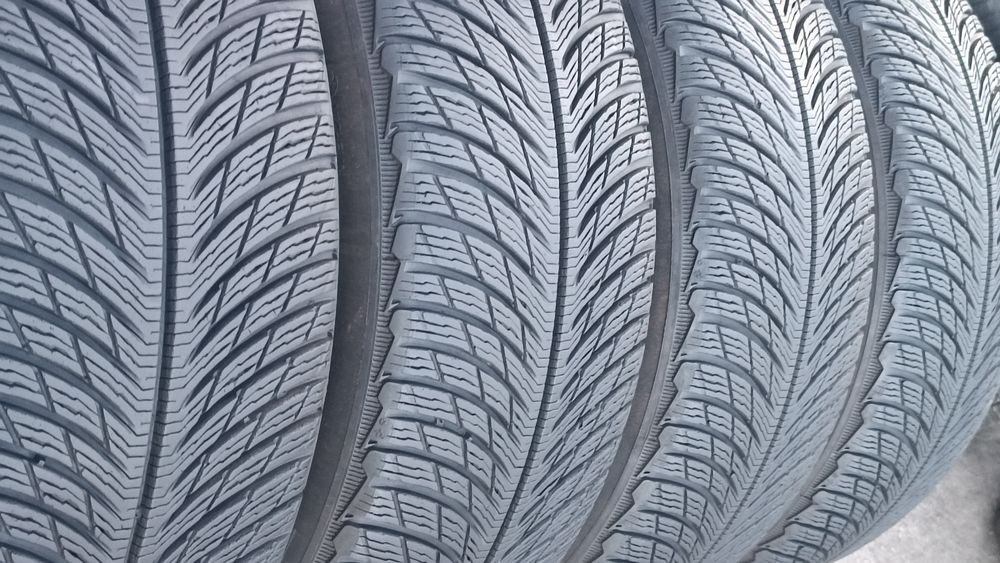 235/50/19 Michelin