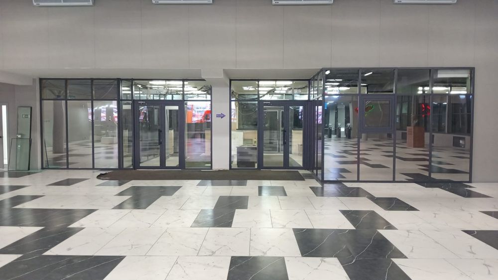 Установка окон витражей