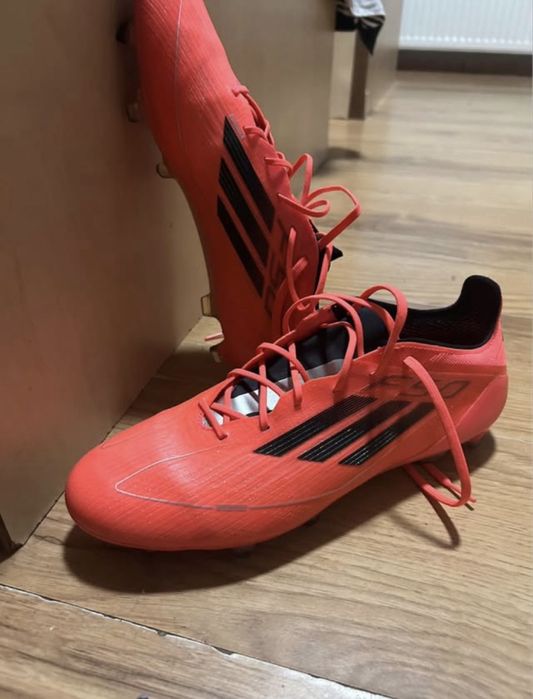 Ghete de fotbal F50 elite