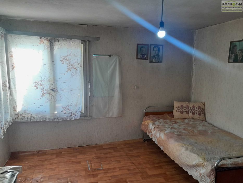 Къща с голям двор в с.Долно Белотинци, общ.Монтана