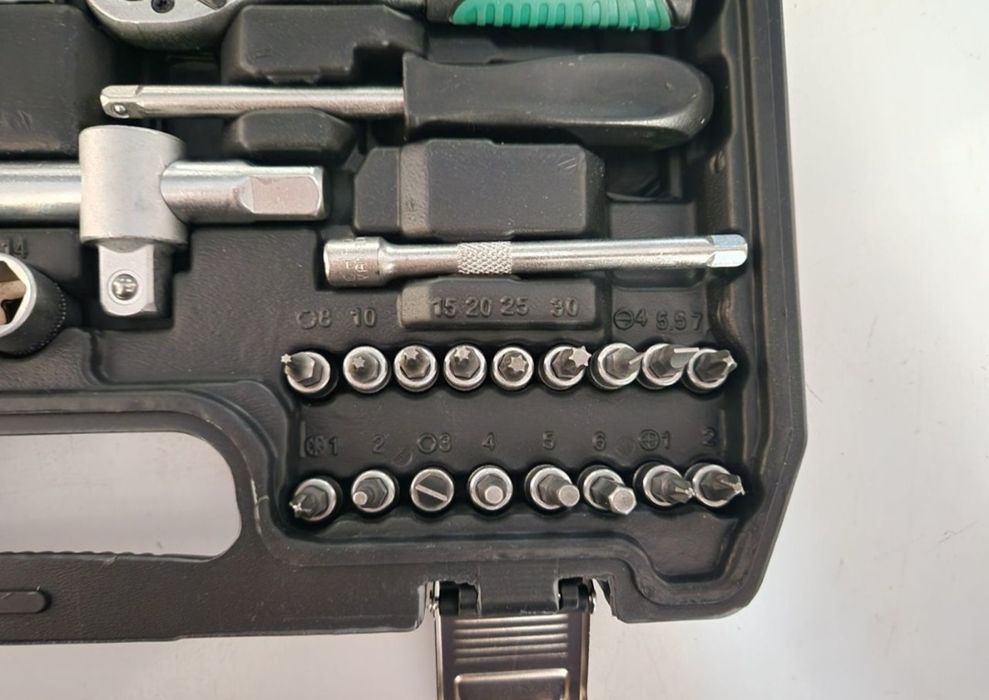 Набор автомобилиста 82 ( предмета)