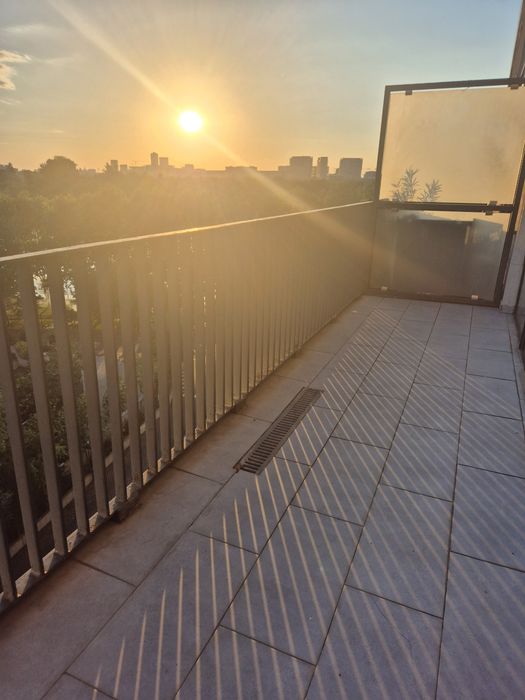 Închiriez apartament 3 camere in Bloc Poseidon si loc de parcare