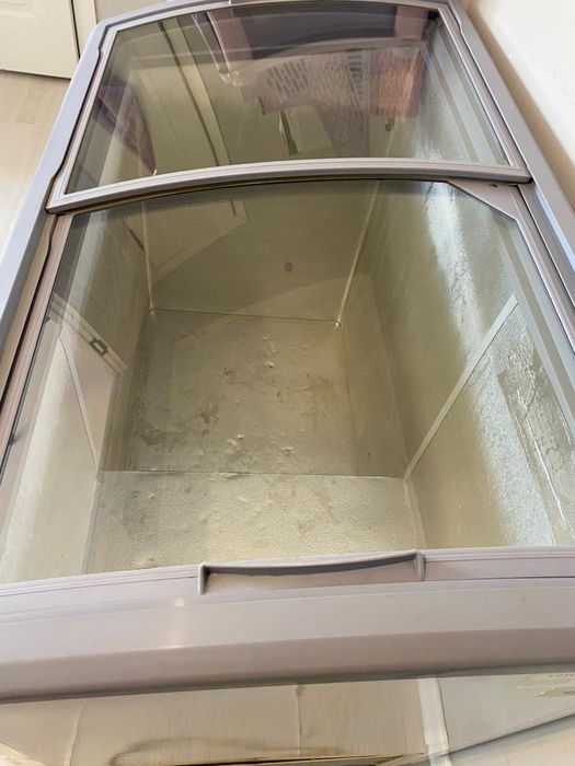 Продам морозильник для магазина