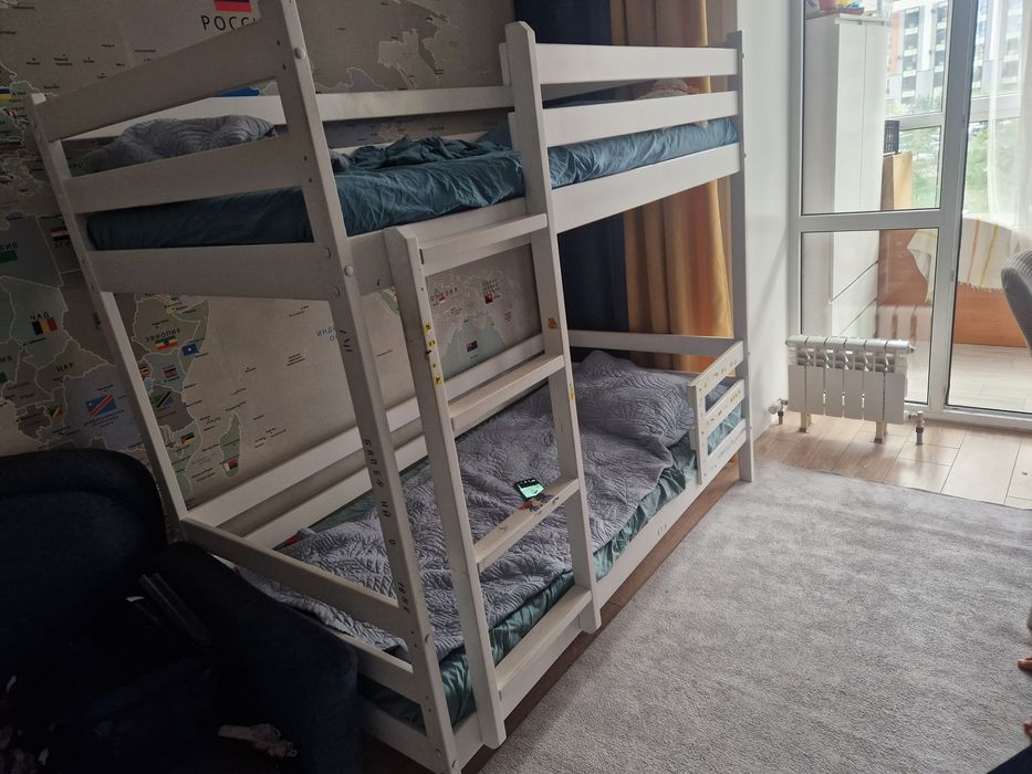 Двухэтажная кровать
