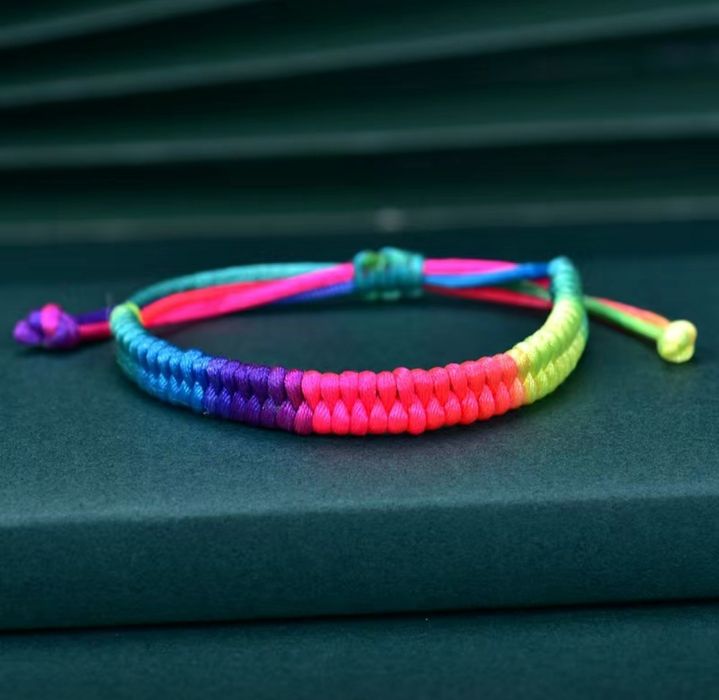 Браслеты красная нить 34 штук