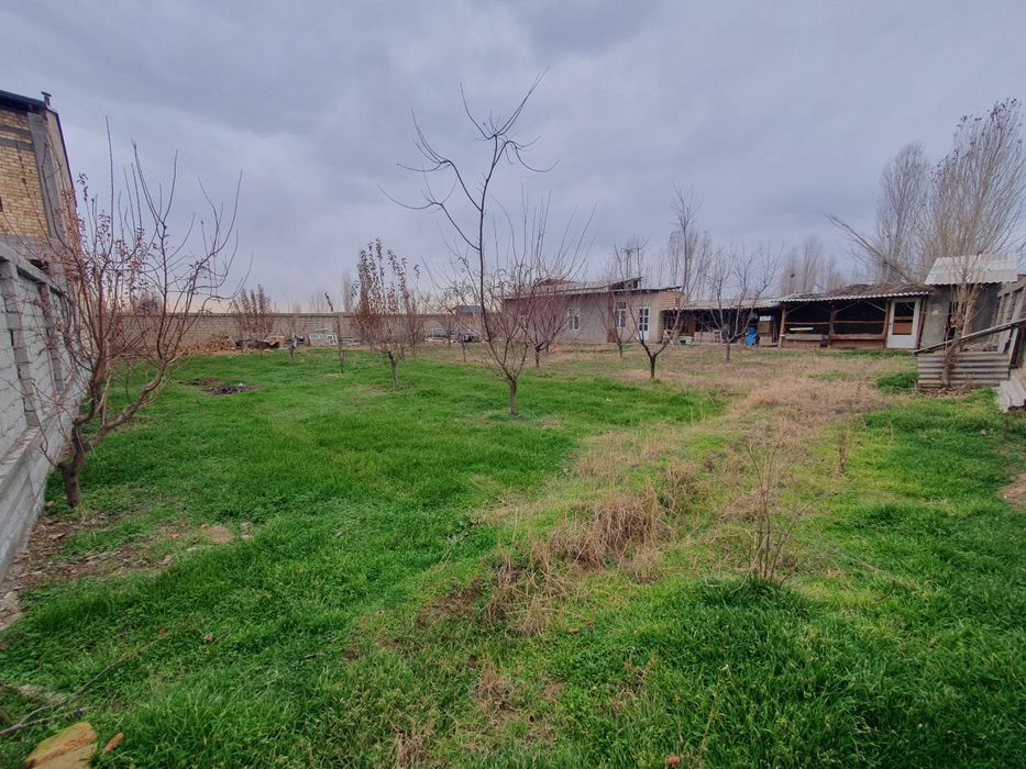 8sotix yer sotiladi Hasanboyda