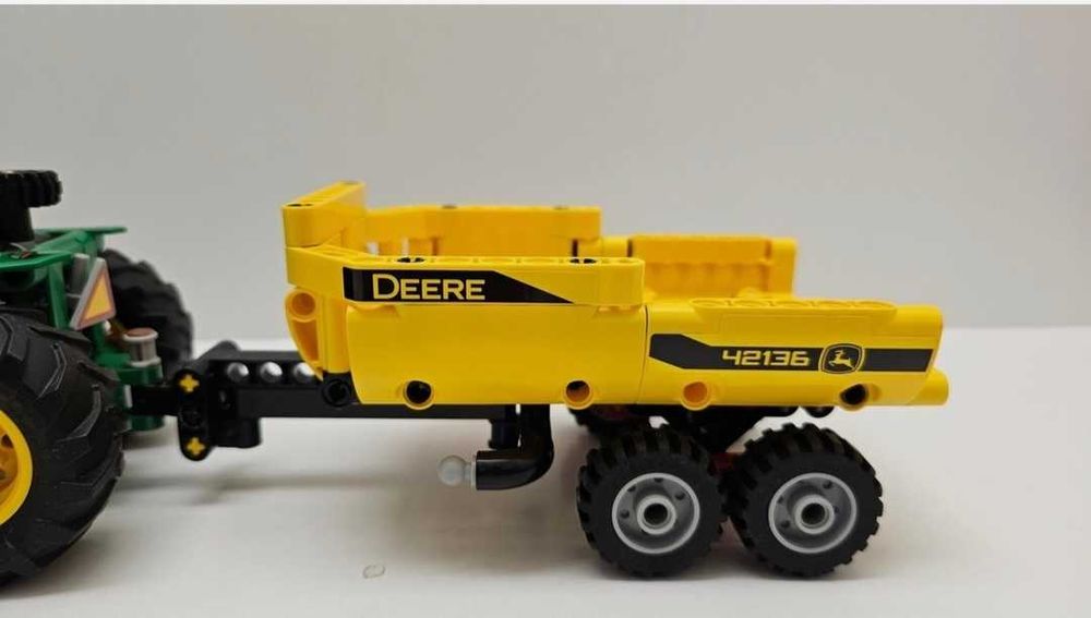 Lego Technic 42136 tractor