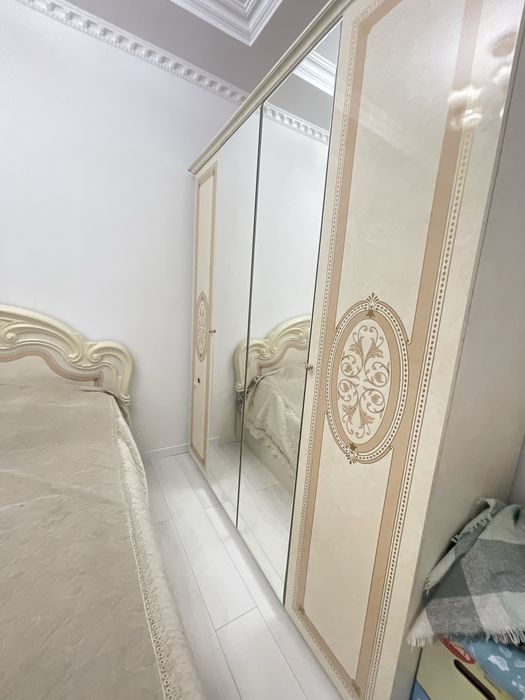 Срочно продам спальный гарнитур 1.6