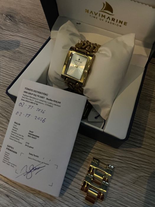 Екскузивен дамкси часовник